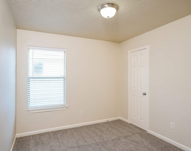 8583 Chaletford Drive - Photo Thumbnail 11