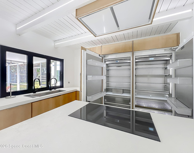 123 Miami Avenue - Photo Thumbnail 12