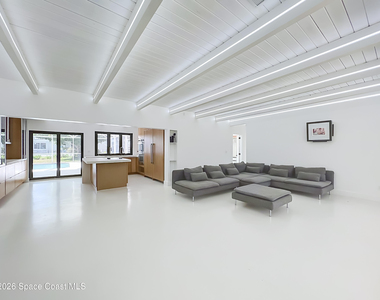 123 Miami Avenue - Photo Thumbnail 4
