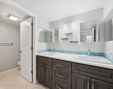 2012 Dan Court Ne - Photo Thumbnail 12