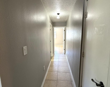 415 S Robbins Avenue - Photo Thumbnail 7