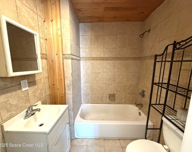 415 S Robbins Avenue - Photo Thumbnail 13