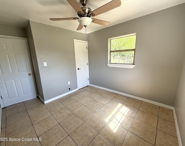 415 S Robbins Avenue - Photo Thumbnail 10