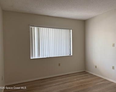 3755 S Hopkins Avenue - Photo Thumbnail 9