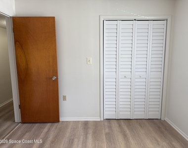 3755 S Hopkins Avenue - Photo Thumbnail 12