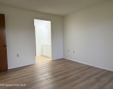3755 S Hopkins Avenue - Photo Thumbnail 15