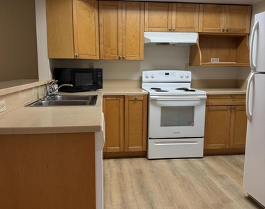 3755 S Hopkins Avenue - Photo Thumbnail 1