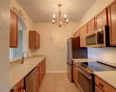 1626 Peregrine Circle - Photo Thumbnail 4