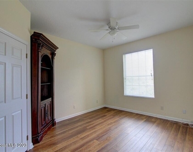 1626 Peregrine Circle - Photo Thumbnail 7