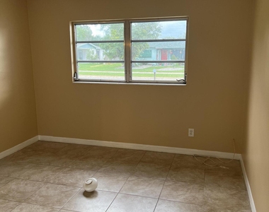 461 Amity Avenue - Photo Thumbnail 10