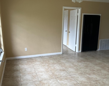 461 Amity Avenue - Photo Thumbnail 5