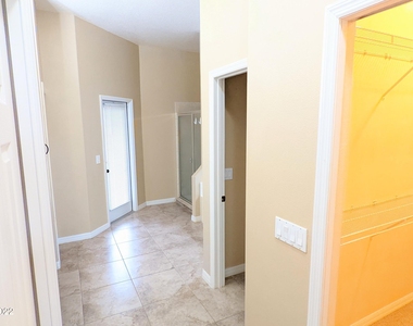 5526 Indigo Crossing Drive - Photo Thumbnail 4