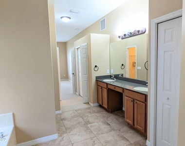 5526 Indigo Crossing Drive - Photo Thumbnail 3