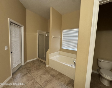 5526 Indigo Crossing Drive - Photo Thumbnail 9
