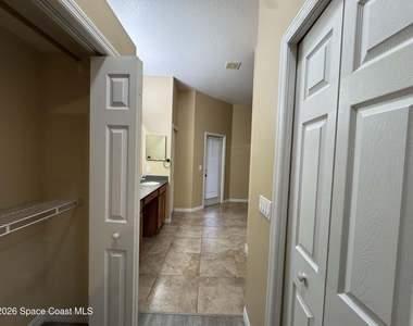 5526 Indigo Crossing Drive - Photo Thumbnail 7