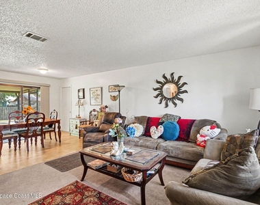 598 Black Horse Street Se - Photo Thumbnail 3