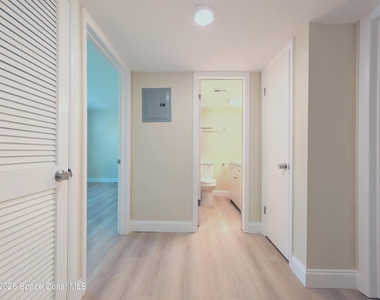 190 E Olmstead Drive - Photo Thumbnail 5