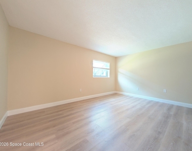 190 E Olmstead Drive - Photo Thumbnail 8