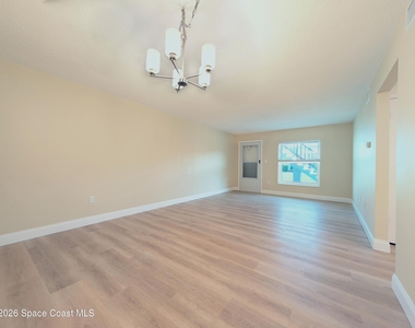 190 E Olmstead Drive - Photo Thumbnail 4
