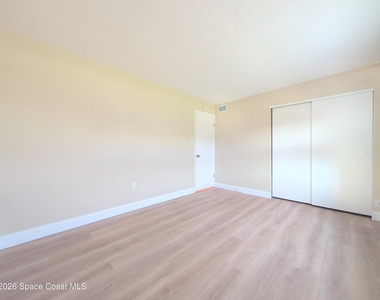 190 E Olmstead Drive - Photo Thumbnail 11