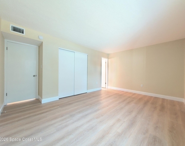 190 E Olmstead Drive - Photo Thumbnail 7