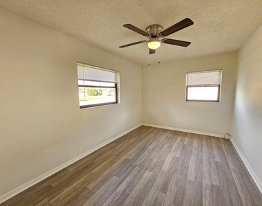 125 Needle Boulevard - Photo Thumbnail 12