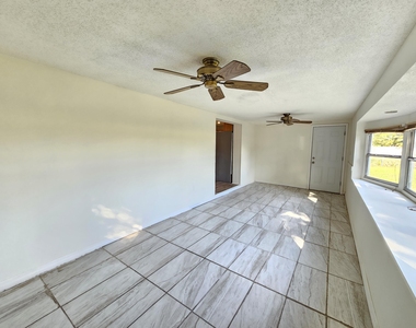 125 Needle Boulevard - Photo Thumbnail 7