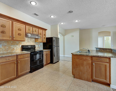 772 Del Mar Circle - Photo Thumbnail 8