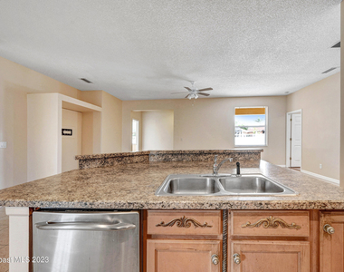 772 Del Mar Circle - Photo Thumbnail 10