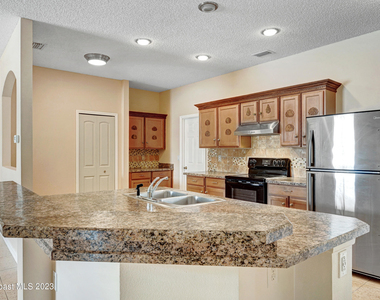 772 Del Mar Circle - Photo Thumbnail 7