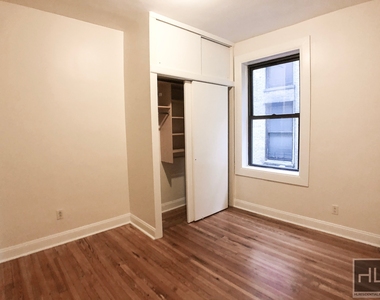 West 11th Street - Photo Thumbnail 1
