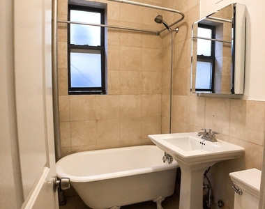 West 11th Street - Photo Thumbnail 4