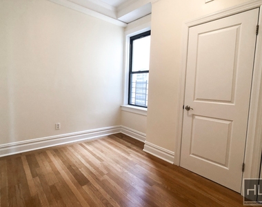 East 80th Street - Photo Thumbnail 3