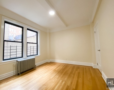 East 80th Street - Photo Thumbnail 2