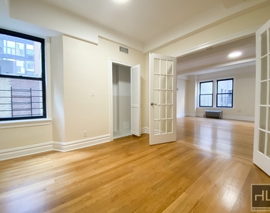 East 80th Street - Photo Thumbnail 1