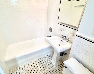 East 80th Street - Photo Thumbnail 8
