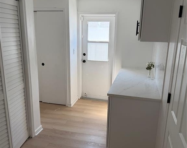 3352 Honeymoon Lane - Photo Thumbnail 12