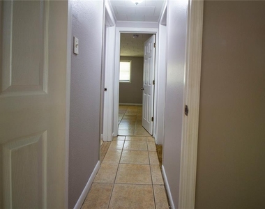 425 7th Avenue Ne - Photo Thumbnail 7