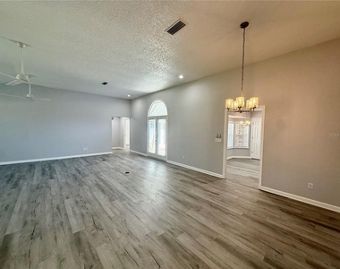 2410 S Glen Eagles Drive - Photo Thumbnail 12