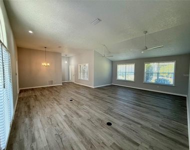 2410 S Glen Eagles Drive - Photo Thumbnail 7