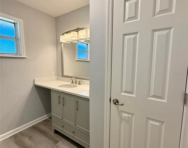 2410 S Glen Eagles Drive - Photo Thumbnail 31