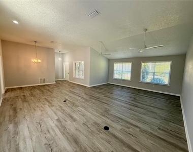 2410 S Glen Eagles Drive - Photo Thumbnail 11