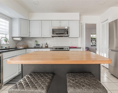 4204 Elba Place - Photo Thumbnail 5