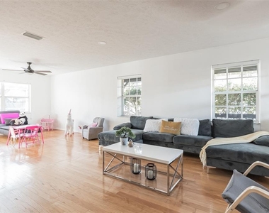 4204 Elba Place - Photo Thumbnail 8
