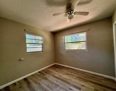808 Palm Bluff Street - Photo Thumbnail 5