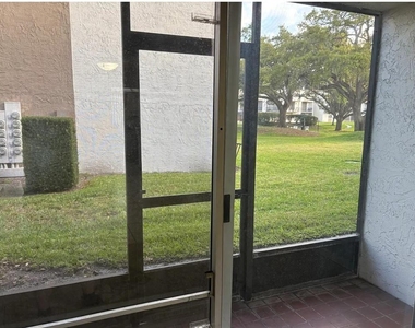 810 Oakgrove Drive - Photo Thumbnail 2
