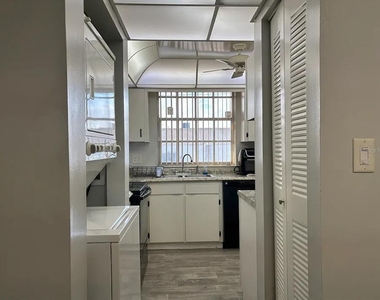 810 Oakgrove Drive - Photo Thumbnail 8