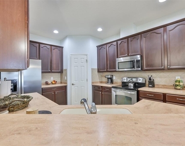 823 Seminole Sky Drive - Photo Thumbnail 18