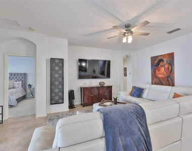 823 Seminole Sky Drive - Photo Thumbnail 8