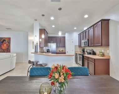 823 Seminole Sky Drive - Photo Thumbnail 14